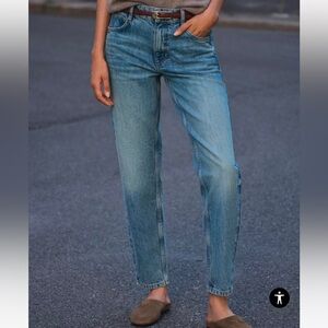 Brand new with tags Zara high rise waist Mom fit jeans size US 2 EU 34 mid-blue